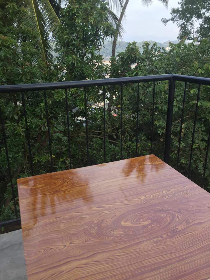 Upland Inn แคนดี้ ภายนอก รูปภาพ